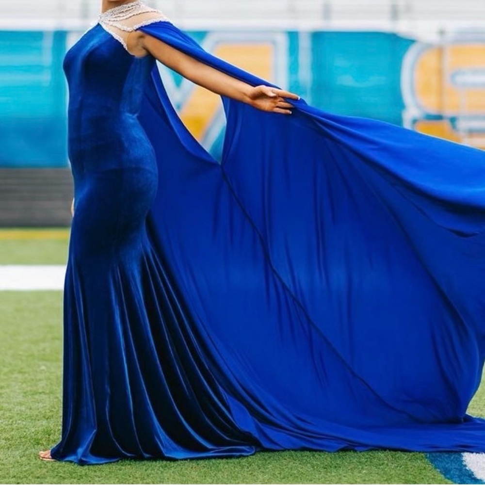 Dress worn once as Homecoming Queen! STUNNING for formal, pageant, prom, etc.